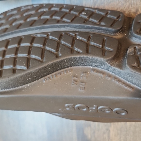 OOFOS Oolala Black Sandals Size 7 Excellent Condition - Picture 6 of 9